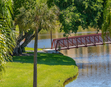 2255 Lindell Boulevard - Photo Thumbnail 2