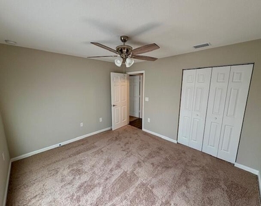202 Sw Aldoro Place - Photo Thumbnail 20