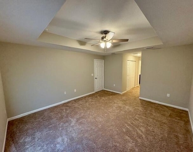 202 Sw Aldoro Place - Photo Thumbnail 10