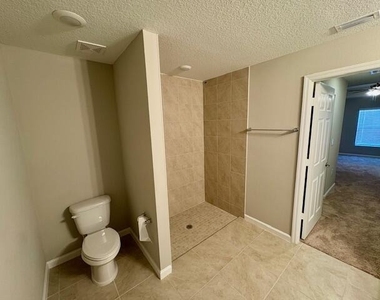 202 Sw Aldoro Place - Photo Thumbnail 15