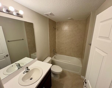 202 Sw Aldoro Place - Photo Thumbnail 19