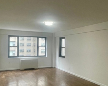 405 East 56th Street - Photo Thumbnail 3