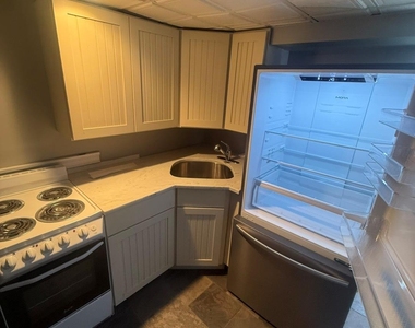 396 Chestnut Avenue - Photo Thumbnail 2