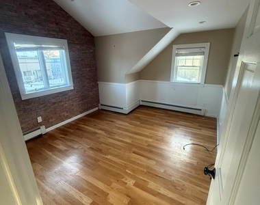 396 Chestnut Avenue - Photo Thumbnail 15