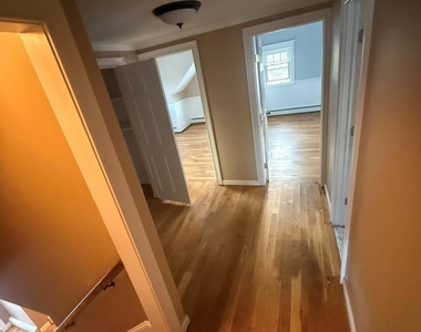 396 Chestnut Avenue - Photo Thumbnail 12