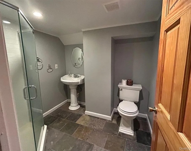 396 Chestnut Avenue - Photo Thumbnail 10