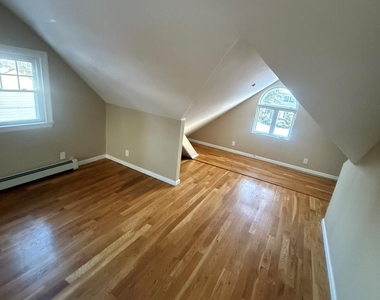 396 Chestnut Avenue - Photo Thumbnail 14