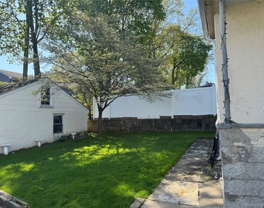 61 Nassau Avenue - Photo Thumbnail 20