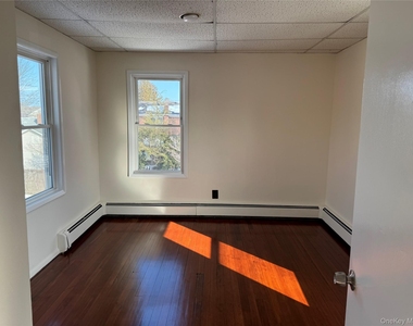 61 Nassau Avenue - Photo Thumbnail 5