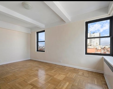 930 Grand Concourse - Photo Thumbnail 2