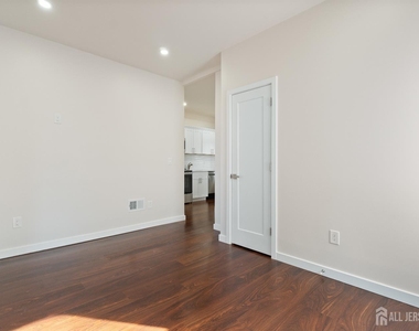 826 George Street - Photo Thumbnail 10