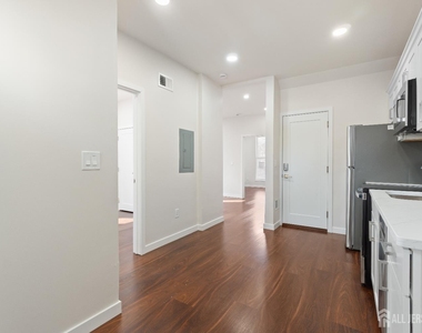 826 George Street - Photo Thumbnail 5