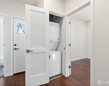 826 George Street - Photo Thumbnail 15