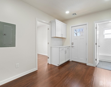 826 George Street - Photo Thumbnail 8
