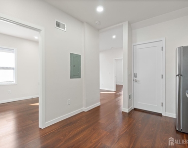 826 George Street - Photo Thumbnail 9