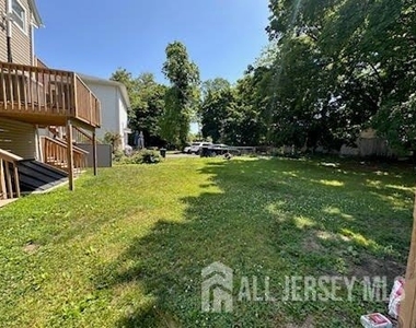 826 George Street - Photo Thumbnail 18