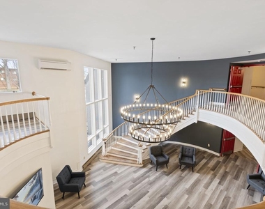7040 Oxford Avenue - Photo Thumbnail 1