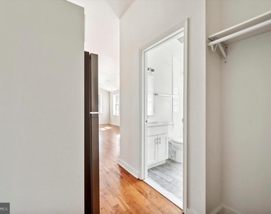 5011 Germantown Avenue - Photo Thumbnail 2