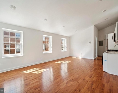 5011 Germantown Avenue - Photo Thumbnail 8