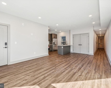 1426 1426 N 7th - Photo Thumbnail 4