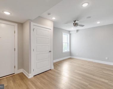 419 W Cumberland Street - Photo Thumbnail 6