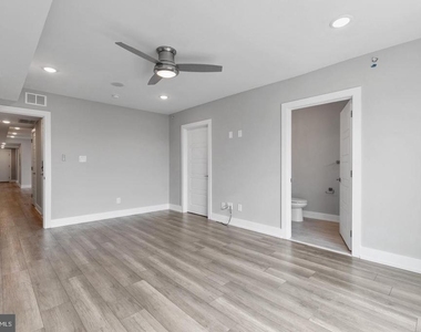 419 W Cumberland Street - Photo Thumbnail 16