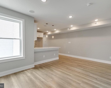 419 W Cumberland Street - Photo Thumbnail 10