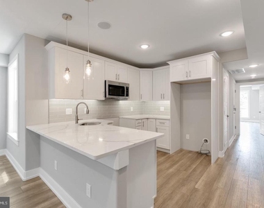 419 W Cumberland Street - Photo Thumbnail 8