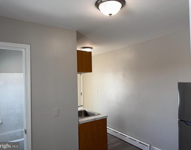706 Chain Street - Photo Thumbnail 2