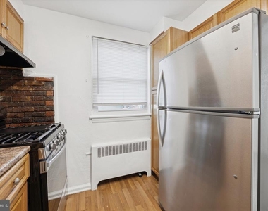 206 W Parkway Avenue - Photo Thumbnail 3
