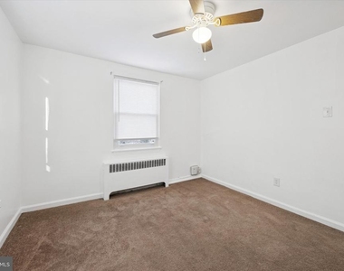 206 W Parkway Avenue - Photo Thumbnail 10