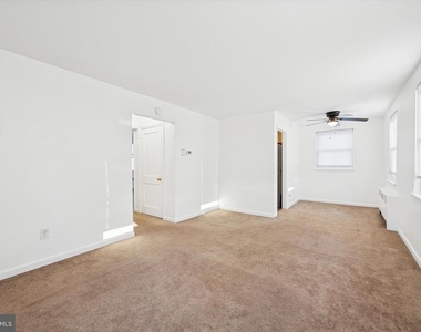 206 W Parkway Avenue - Photo Thumbnail 5