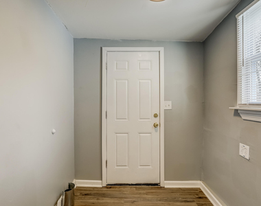 7228 Chalmers Avenue - Photo Thumbnail 9