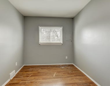 7228 Chalmers Avenue - Photo Thumbnail 4
