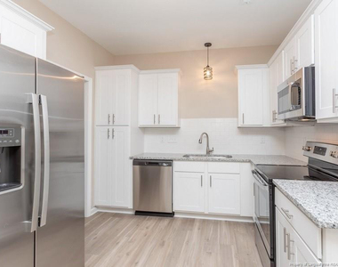 1011 Kingscote Drive - Photo Thumbnail 7