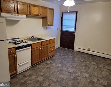 35 W Camden Wyoming Avenue - Photo Thumbnail 2