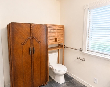 1410 W 51st St - Photo Thumbnail 9