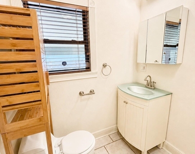 1410 W 51st St - Photo Thumbnail 14