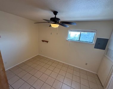 4701 Red River St - Photo Thumbnail 2