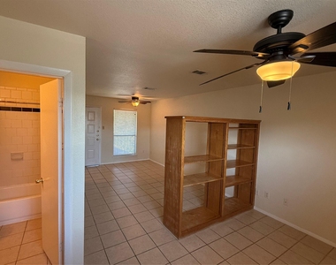 4701 Red River St - Photo Thumbnail 1