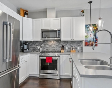 908 Nueces St - Photo Thumbnail 13