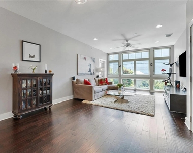 908 Nueces St - Photo Thumbnail 3