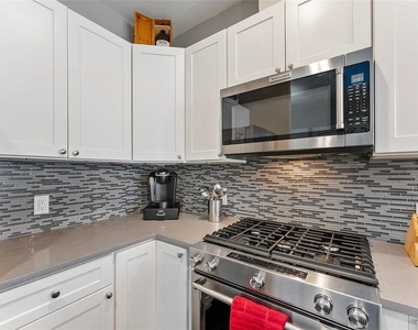 908 Nueces St - Photo Thumbnail 15