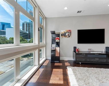 908 Nueces St - Photo Thumbnail 5