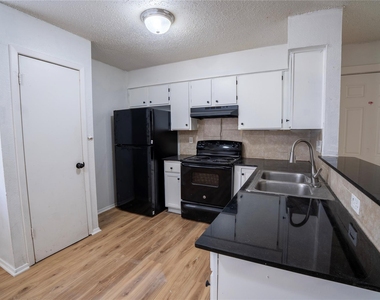10209 Brownie Dr - Photo Thumbnail 1