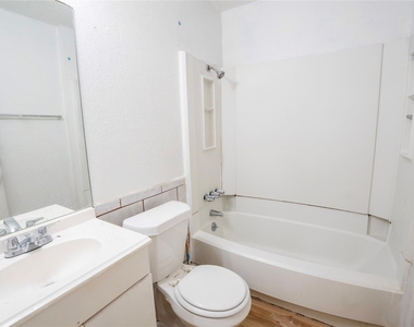 10209 Brownie Dr - Photo Thumbnail 7