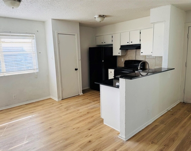 10209 Brownie Dr - Photo Thumbnail 10