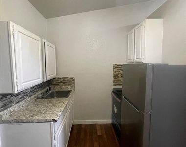 1108 W Mccarty Ln - Photo Thumbnail 8