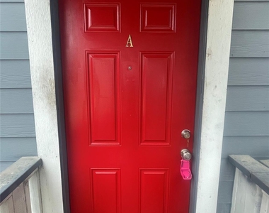 1108 W Mccarty Ln - Photo Thumbnail 1