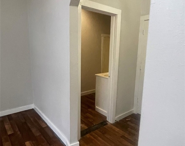 1108 W Mccarty Ln - Photo Thumbnail 7